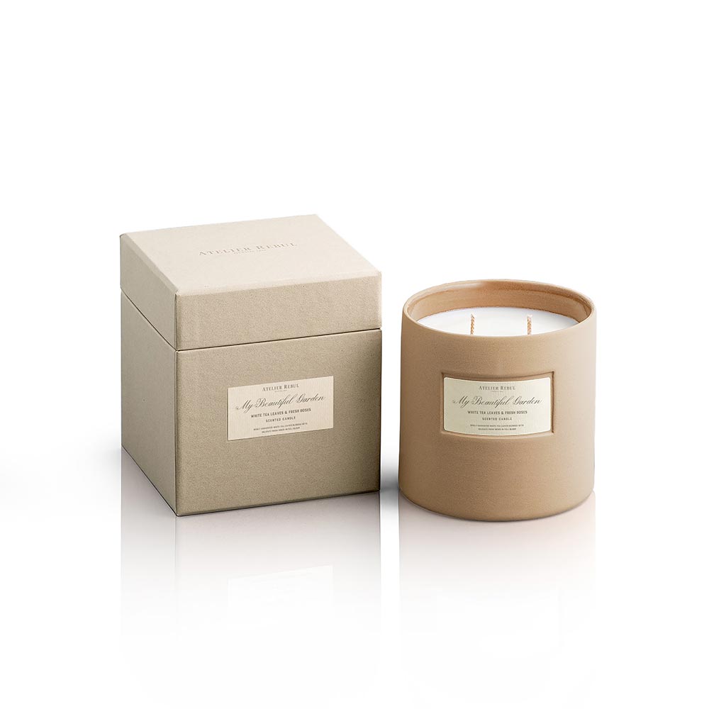 SCENTED CANDLE WHITE TEA LEAVES &amp; FRESH ROSES 650 GR